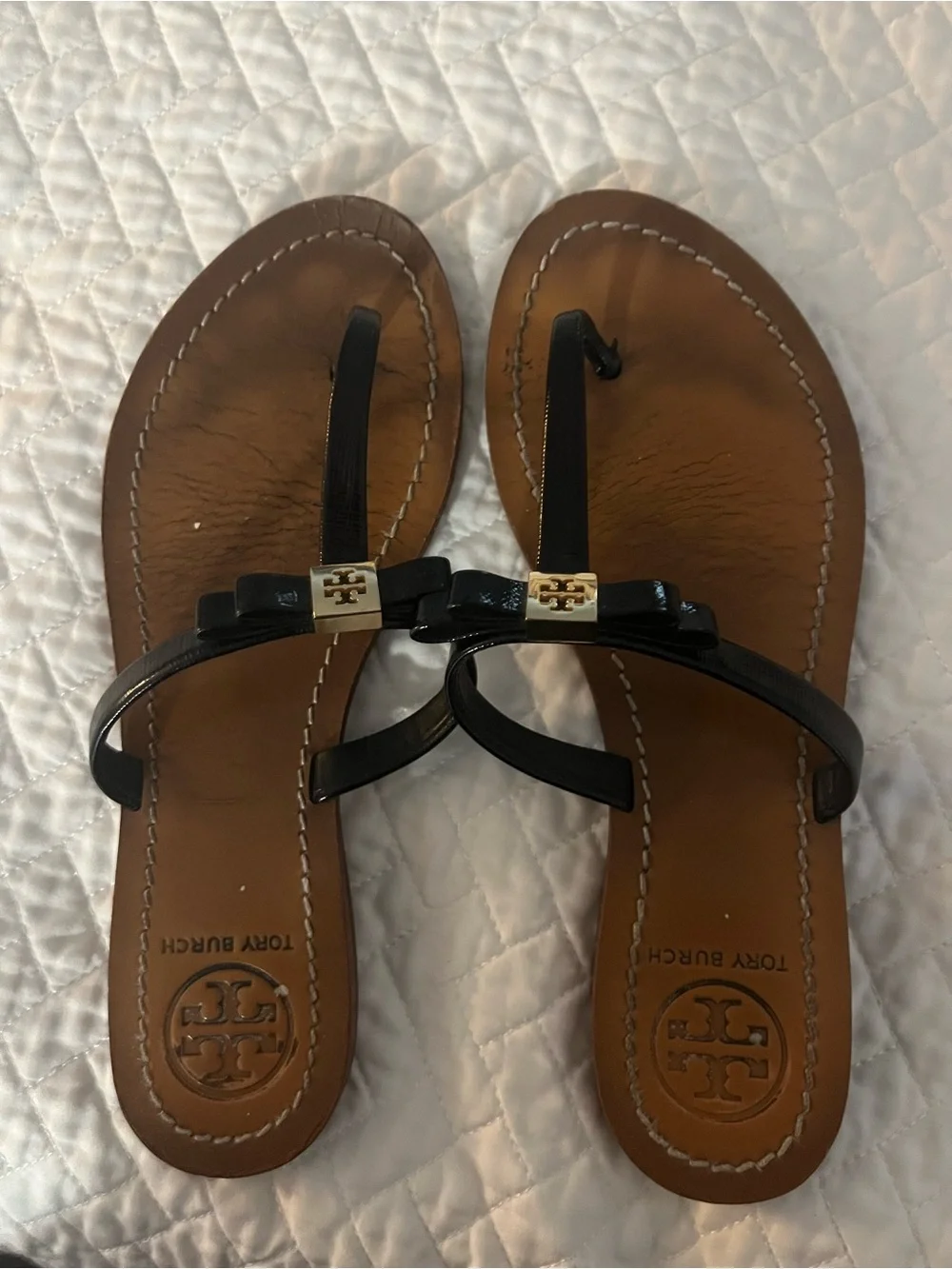 Tory Burch leighanne black bow logo flat with gold